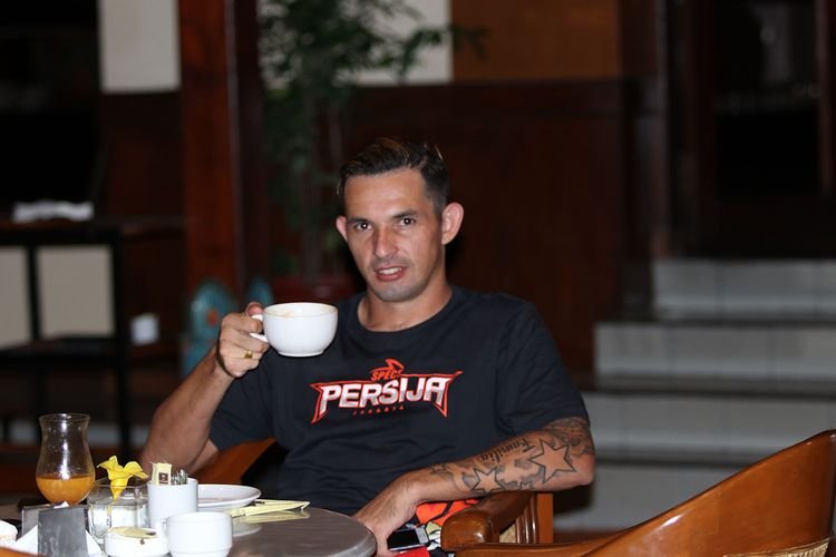 Striker Persija Jakarta Silvio Benitez Escobar pernah menyatakan keinginannya bergabung dengan PSS Sleman. Namun, pemain asal Paraguay ini memilih bergabung dengan Persija. (foto: Olenas.id/Gonang Susatyo)