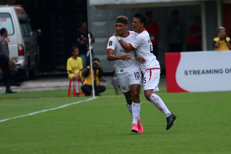 Gelandang asal Brasil Bruno Matos menjadi bintang kemenangan Persija Jakarta saat menaklukkan Shan United 3-1 di Piala AFC  di Stadion Thuwunna, Yangon, Myanmar, Selasa (12/3/2019).  (foto: Olenas.id/Gonang Susatyo)
