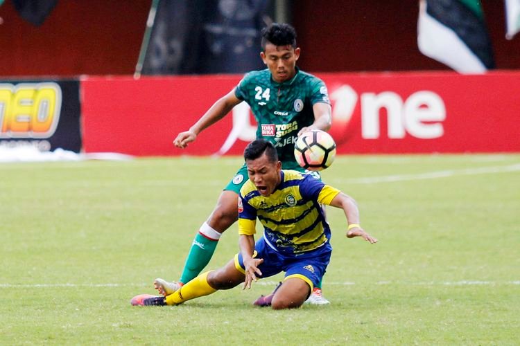 PSS Sleman melepas bek produk asli Sleman, Muhammad Hamdan Zamzani, ke tim Liga 2 Sriwijaya FC. Zamzani saat membela PSS di sebuah pertandingan. (foto: istimewa)