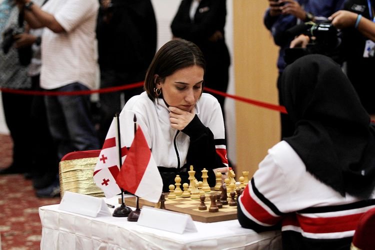 Juara bertahan di bagian putri Keti Tsatsalashvili meraih kemenangan di putaran pertama JAPFA Grand Master and Women Grand Master Tournament  di Yogyakarta, Kamis (13/6/2019). (Foto: Olenas.id/Gonang Susatyo)