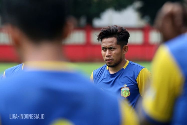 Pemain sayap Bhayangkara FC Andik Vermansyah menjalankan work at home dengan latihan di rumah selama libur kompetisi karena pandemi Covid-19. (Foto: Liga-Indonesia.id)