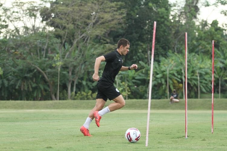Batata saat berlatih. (Foto : Dok. PSS)