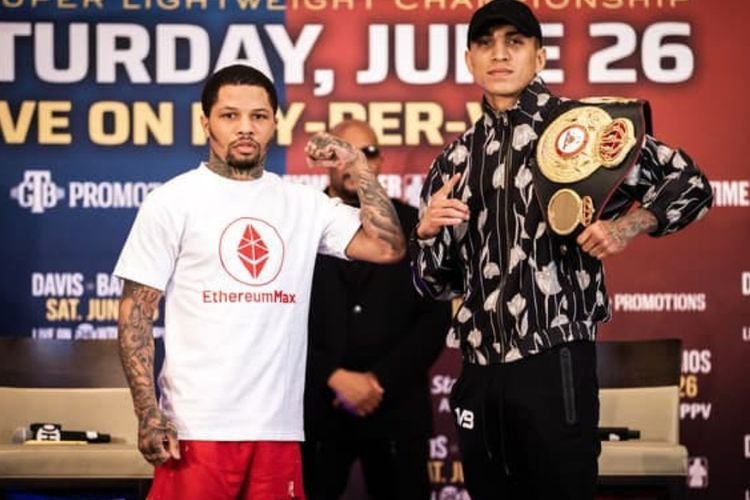 Petinju Gervonta Davis (kiri) dan Mario Barrios saat mempromosikan duel mereka yang dijadwalkan di Atlanta, 26 Juni 2021. (Foto: Olenas.id/Amanda Wescott/SHOWTIME)