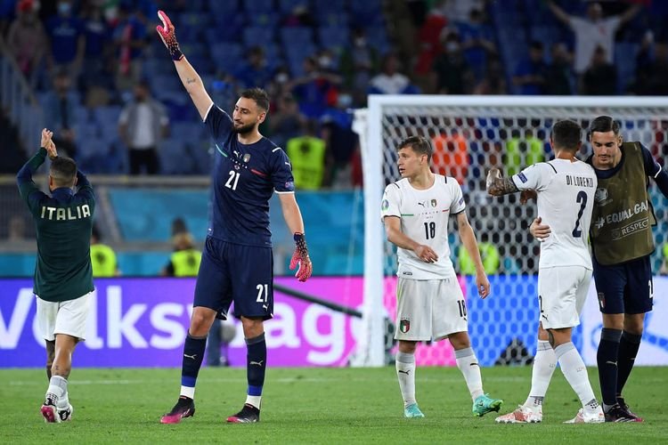 Italia merayakan kemenangan 3-0 atas Turki di Euro 2020. (Foto: olenas.id/footballitalia.net)