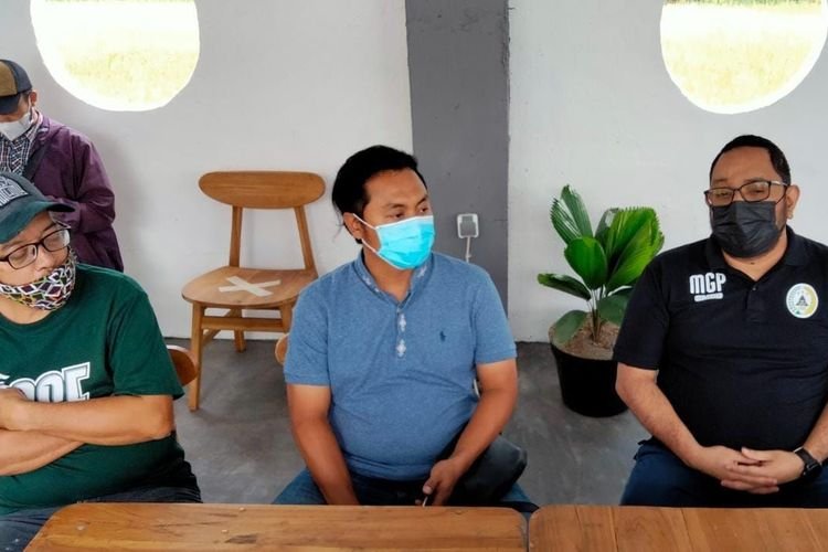 Dirut PT PSS, Marco Gracia Paulo didampingi oleh Direktur Komersial, Yoni Arseto dan Humas PT PSS, Johannes Sugianto. (Foto : Ist)