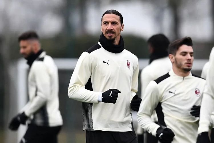 Striker Zlatan Ibrahimovic akan memperkuat AC Milan melawan AS Roma. (Foto: olenas.id/acmilan.com)