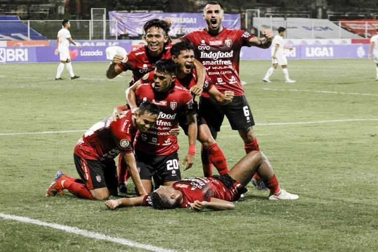 Pemain Bali United merayakan gol di pertandingan melawan Persija Jakarta. (Foto: olenas.id/baliutd.com)
