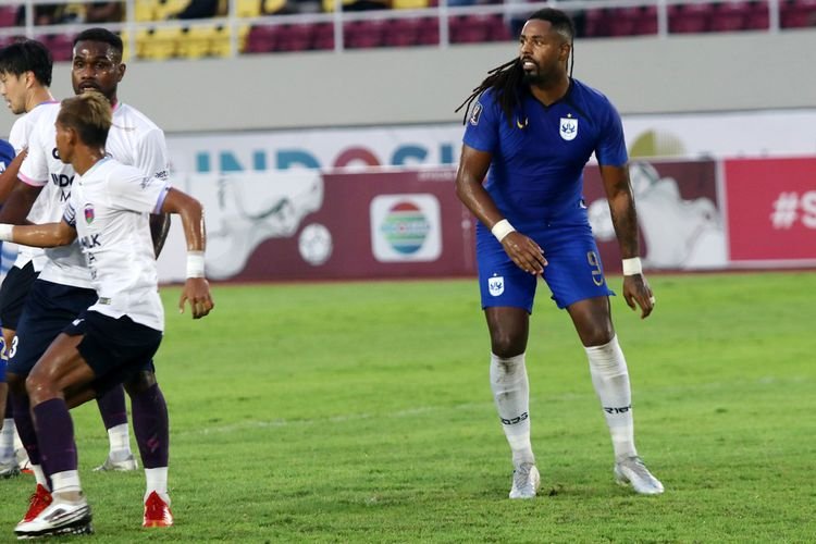 Striker PSIS Semarang Carlos Fortes (kanan).  (Foto: Olenas.id/Gonang Susatyo)