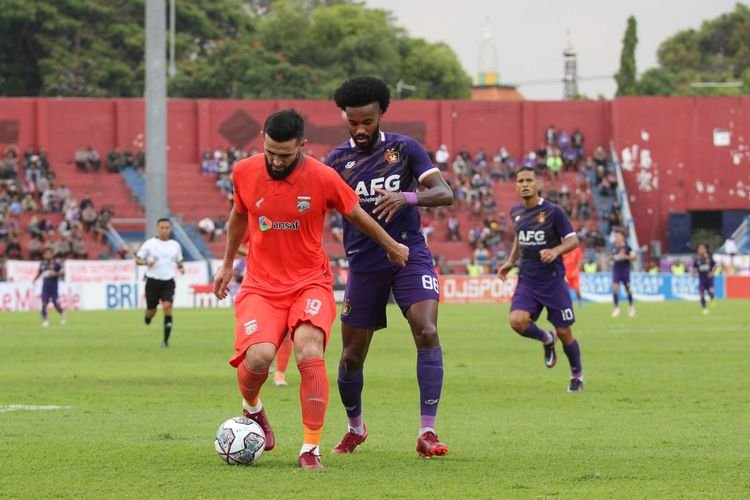 Penyerang asing Persik Kediri, Joanderson De Jesus Assis belum juga menunjukkan tajinya (Foto : ligaindonesiabaru)