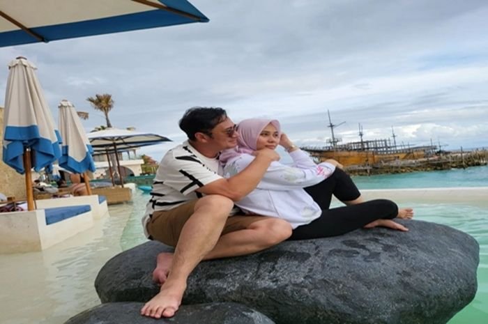 Ivan Fadilla dan isterinya, Sarni