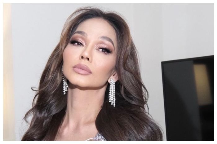 Bunda Corla bikin konser pecah saat tampil di Holywings Super Club Jakarta.