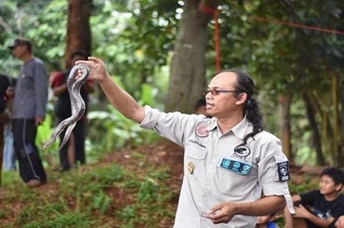 Ketua Sioux Ular Indonesia, Aji Rachmat Purwanto