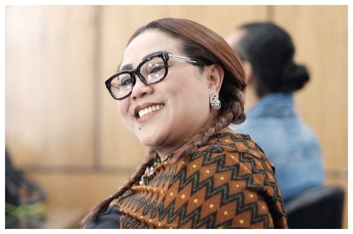 Nunung, menderita kanker payudara sehingga harus menjalani perawatan.