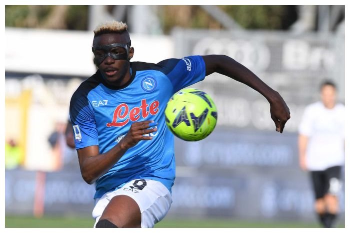 Striker Victor Osimhen mencetak brace yang membawa Napoli menang 2-0 atas Spezia di pertandingan Serie A Italia, Minggu, 5 Februari 2023.
