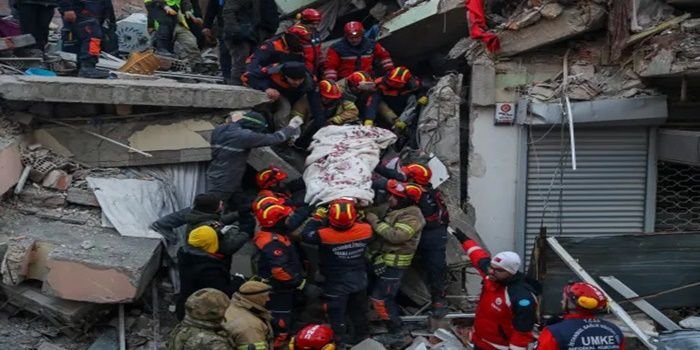 Penyelamatan Ergin Guzeloglan, 36, Sabtu, 11 Februari 2023 dini hari di Turki selatan