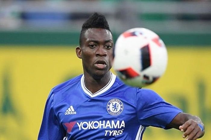 Christian Atsu saat bermain untuk Chelsea