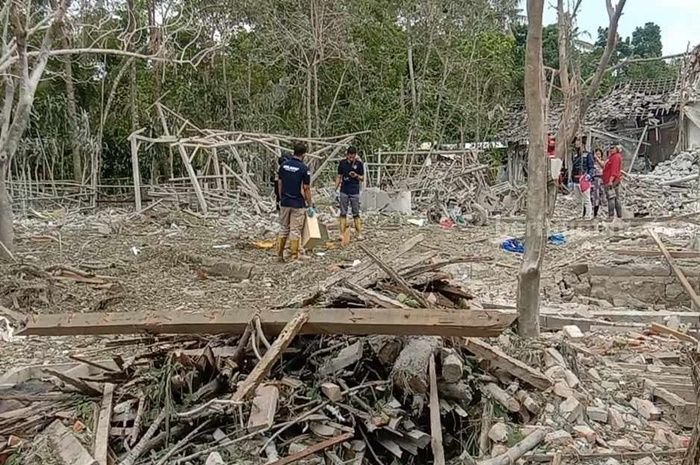 Ledakan akibat pembuatan mercon di Kabupaten Blitar terdengar hingga Kabupaten Kediri