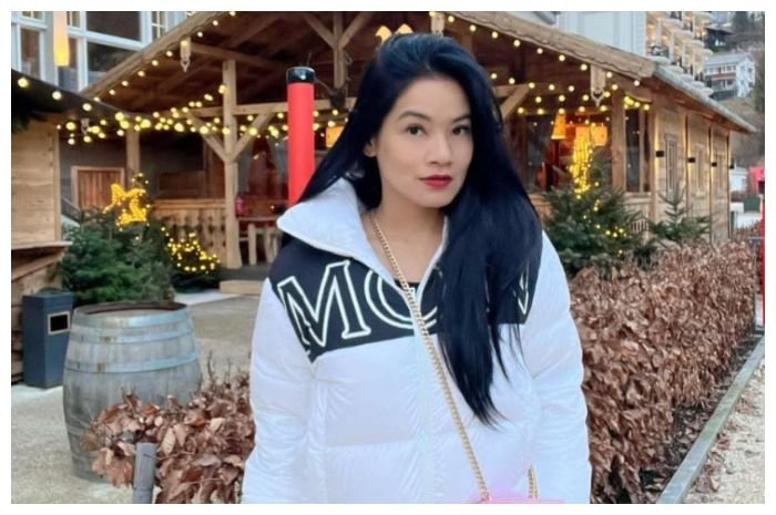 Artis Titi Kamal yang tetap cantik.