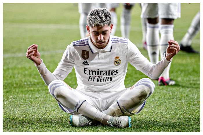 Pemain Real Madrid Federico Valverde merayakan gol ke gawang Osasuna di pertandingan La Liga Spanyol, Minggu, 19 Februari 223 dini hari WIB.