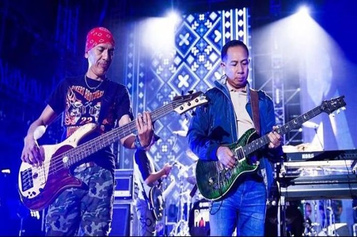 Letjen Agus Subiyanto unjuk kebolehan di konser Dewa 19 di Bandung