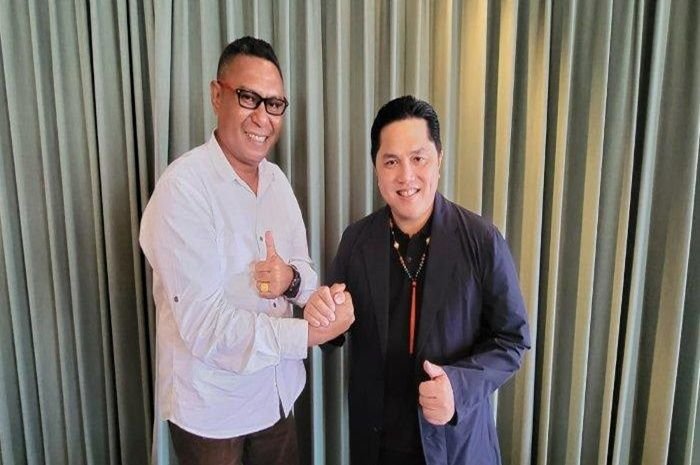 Ketua Asprov PSSI Papua Barat, Faisal Kelian bersama Erick Thohir