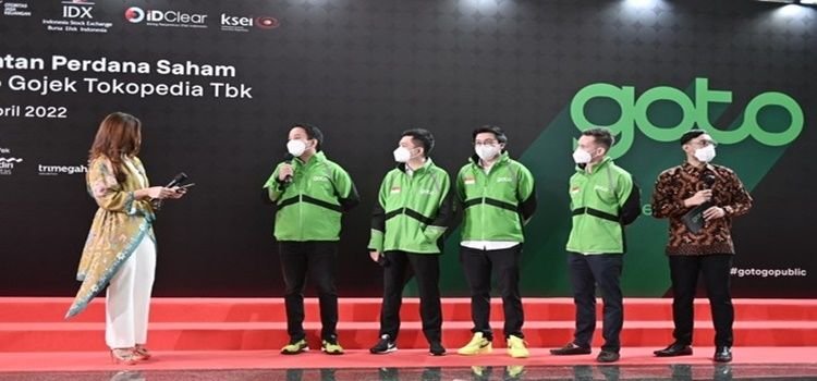 GoTo saat tercatat masuk Bursa Efek Indonesia, 11 April 2022