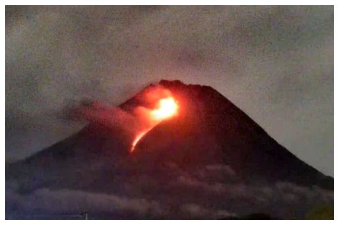 Trpantau api diam di Gunung Merapi.