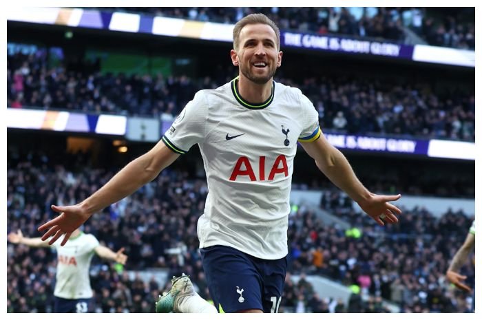 Striker Tottenham Hotspur Harry Kane kembali jadi target prioritas Manchester United di bursa transfer musim panas.