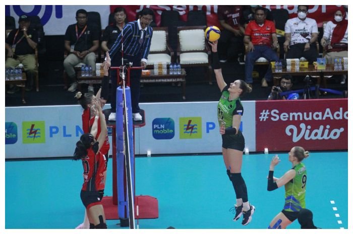 Tim putri Jakarta Pertamina Fastron mengalahkan Jakarta BIN 3-1 di laga final four di GOR Sritex Arena, Solo, Jumat, 10 Maret 2023.