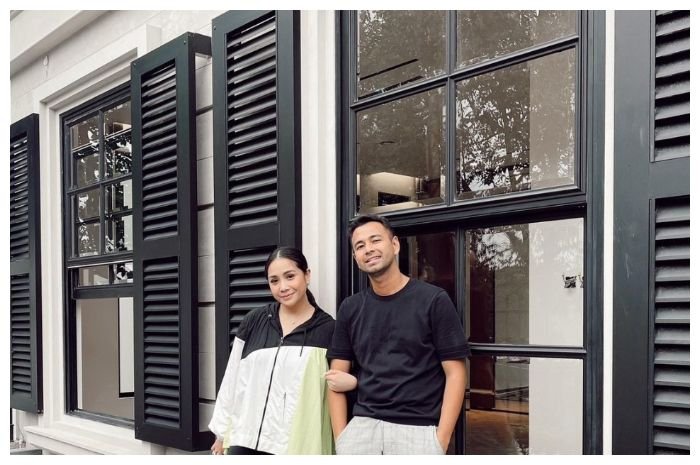 Raffi Ahmad dan Nagita Slavina di rumah baru yang akan ditempati.