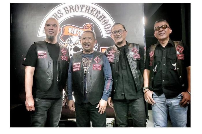 Ahmad Dhani (kiri) gabung dengan klub motor.