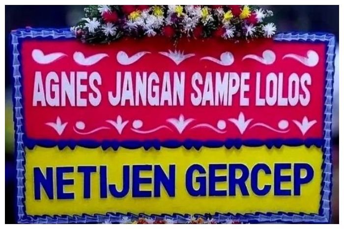 Polres Jakarta Selatan mendapat karangan bunga mendukung penanganan kasus penganiayaan David.
