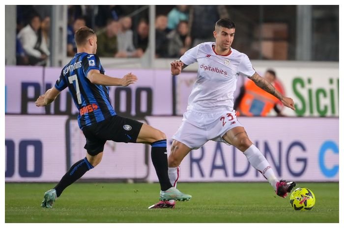 AS Roma menelan kekalahan dari Atalanta sehingga gagal menggeser AC Milan.