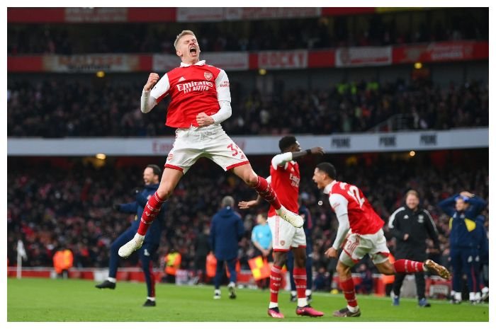 Pemain Arsenal Oleksandr Zinchenko saat merayakan gol. Arsenal membidik Leeds United dalam duel Liga Premier Inggris di Stadion Emirates, Sabtu, 1 April 2023 malam WIB.