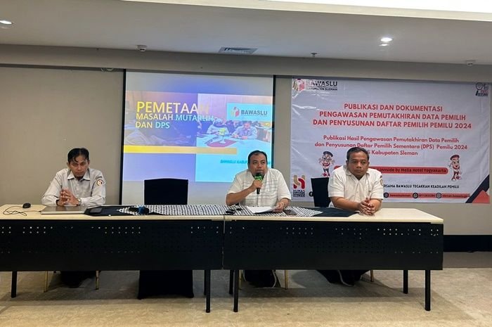 Bawaslu Sleman saat jumpa pers