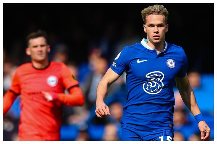 Gelandang Chelsea Mikhailo Mudryk (kanan) gagal membawa tim meraih kemenangan setelah dikalahkan Brigton & Hove Albion.