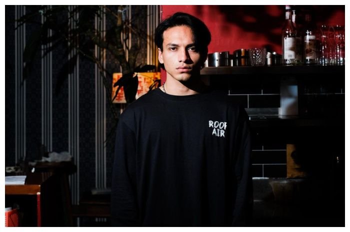 Jefri Nichol tantang El Rumi di atas ring.