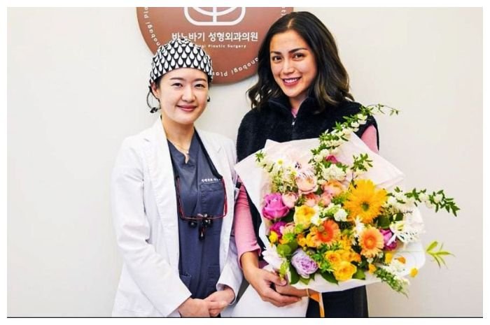 Jessica Iskandar menjalani operasi plastik di Korea Selatan.