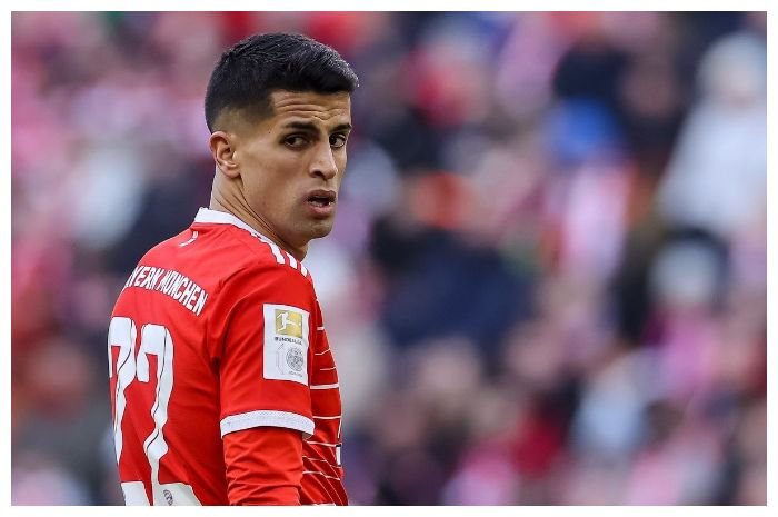Joao Cancelo, bek Manchester City yang dipinjam Bayern Muenchen diburu Barcelona.