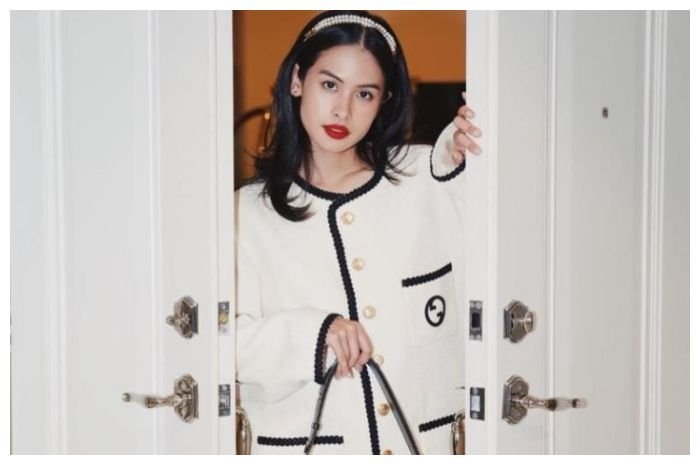 Maudy Ayunda tampil beda namun tetap mempesona.