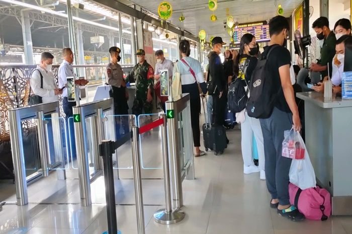 Suasana di stasiun Tugu, Yogyakarta