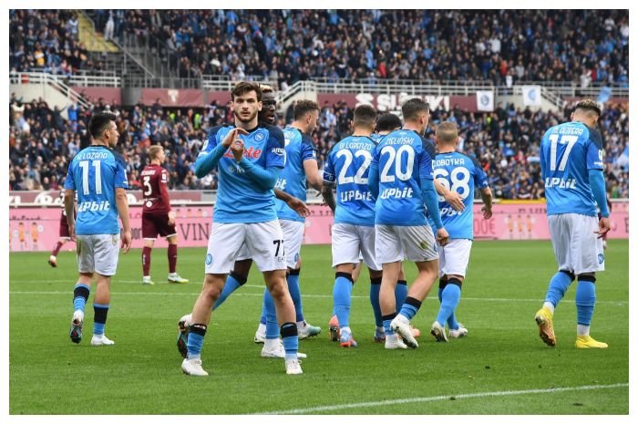 Napoli selangkah lagi raih Scudetto.
