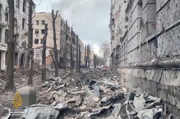 Salah satu kota yang hancur akibat invasi Rusia ke Ukraina