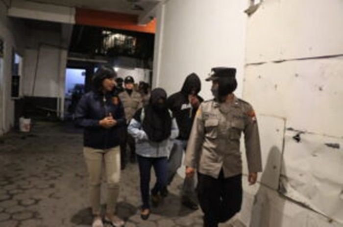 Tiga pasangan tidak resmi digaruk dalam Operasi Pekat
