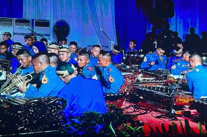 TNI AU Rayakan HUT ke-77 dengan cara unik, gelar budaya wayang dan ketoprak