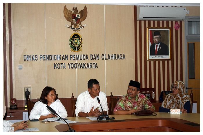 Lembaga Advokasi Keluarga Indonesia saat beraudiensi dengan Disdikpora Kota Yogyakarta.