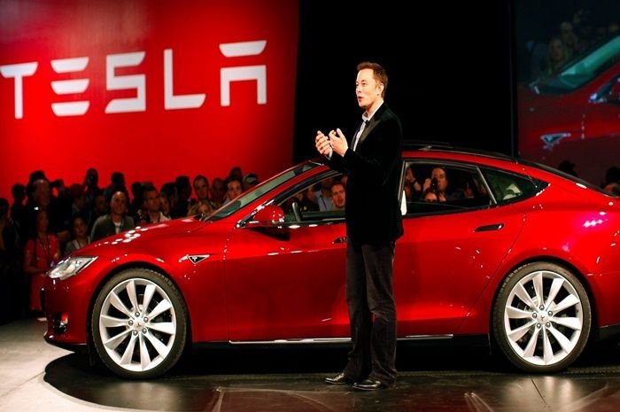 Elon Musk ingatkan Tesla tidak kebal guncangan