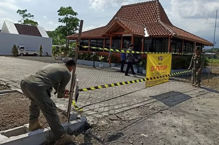 Sebuah perumahan yang belum mendapat izin, sudah didirikan di TKD di Maguwoharjo