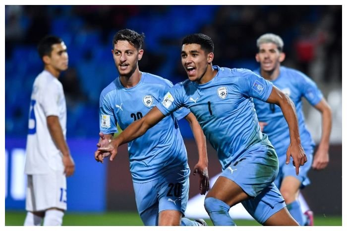 Pemain Israel merayakan gol yang membawa tim menang 1-0 atas Uzbekistan dan lolos ke perempat final Piala Dunia U20 2023.