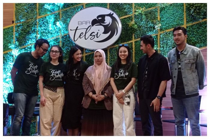Para pemeran film Hati Suhita.